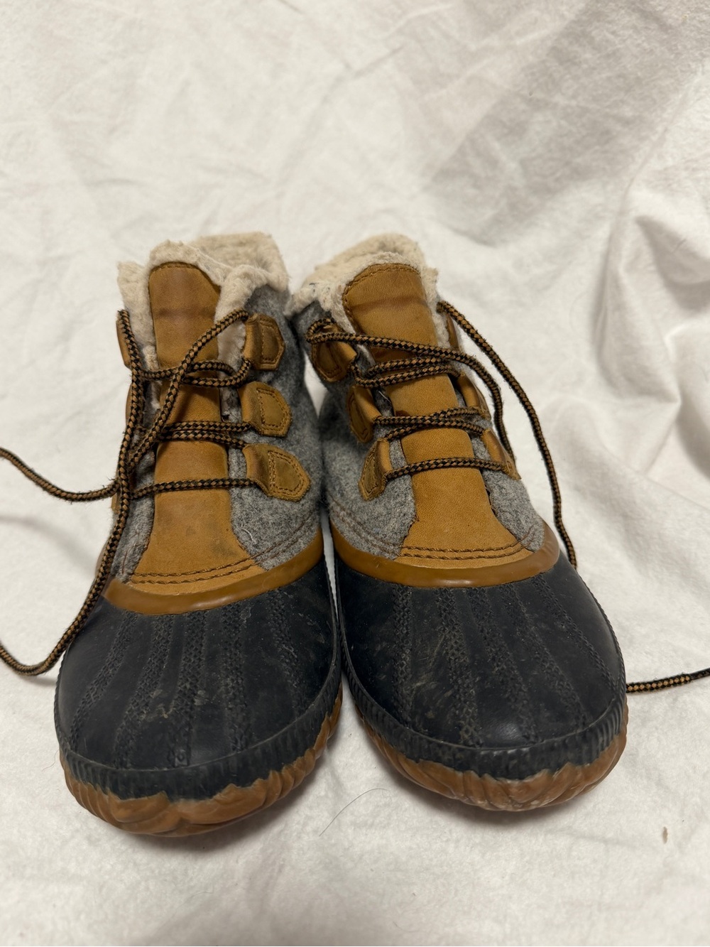 Sorel Out N About Plus Waterproof Winter Boots in Brown and Gray size 8.5